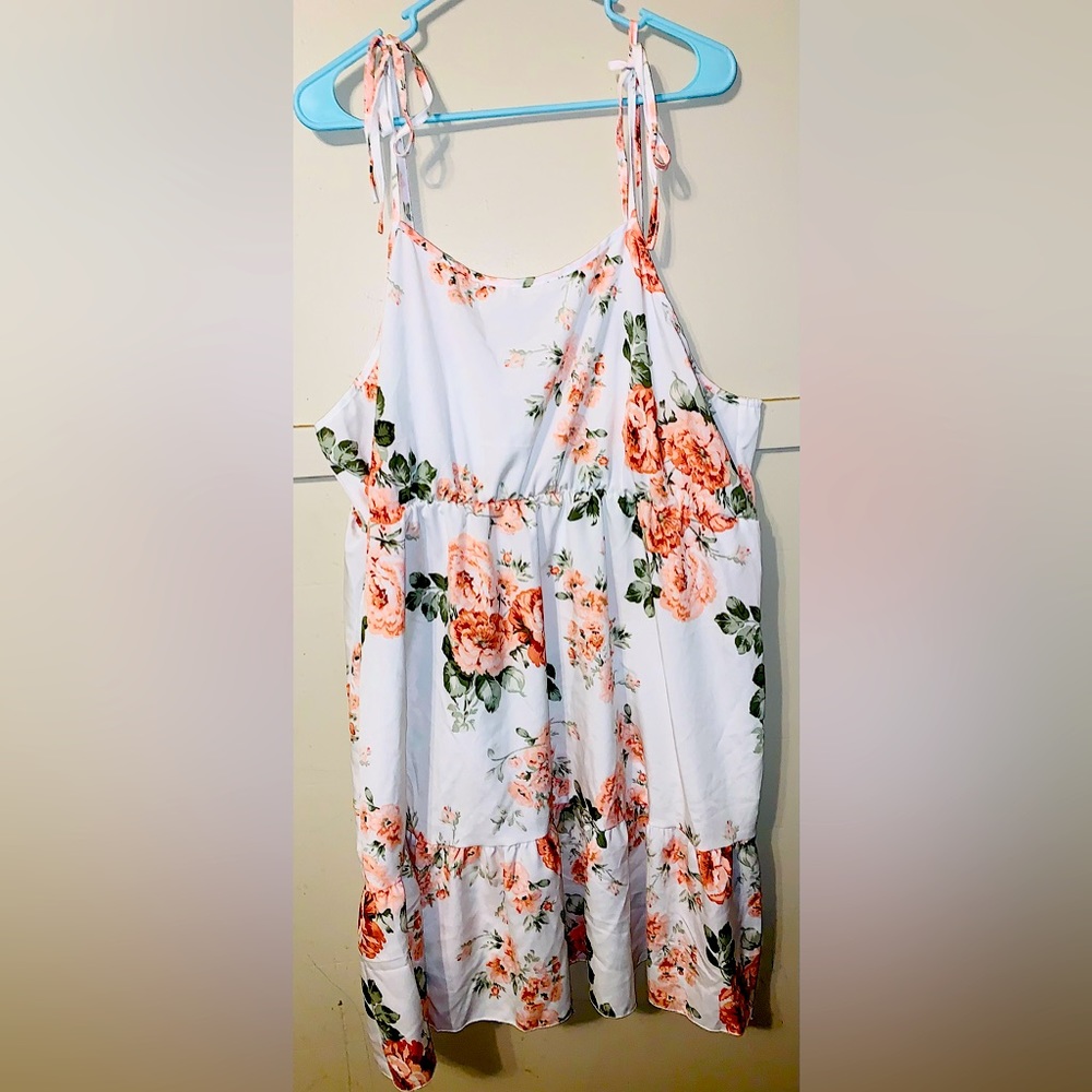 Thin tie strap floral dress NWOT